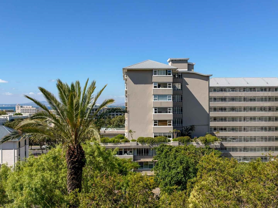 To Let 2 Bedroom Property for Rent in Green Point Western Cape